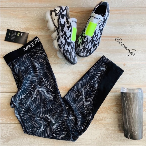 NWT Nike Pro Printed Women’s Tights - Picture 2 of 8